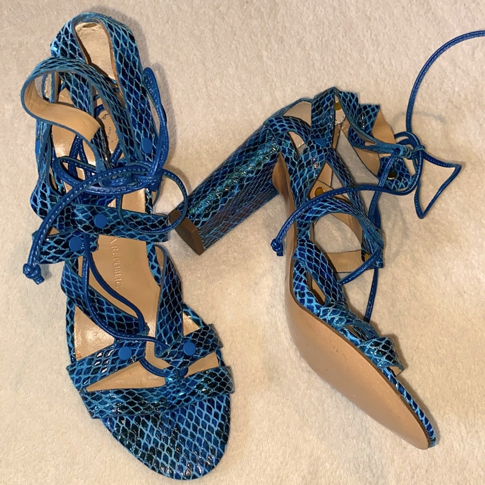 Banana Republic faux blue black snakeskin high heel lace up gladiator sandals 7M